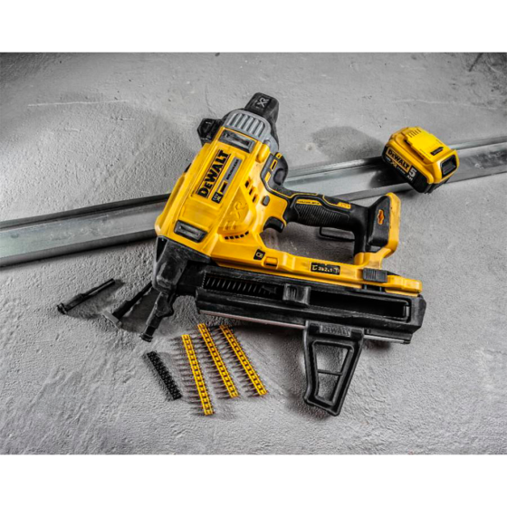 Аккумуляторный монтажный пистолет DEWALT DCN890N